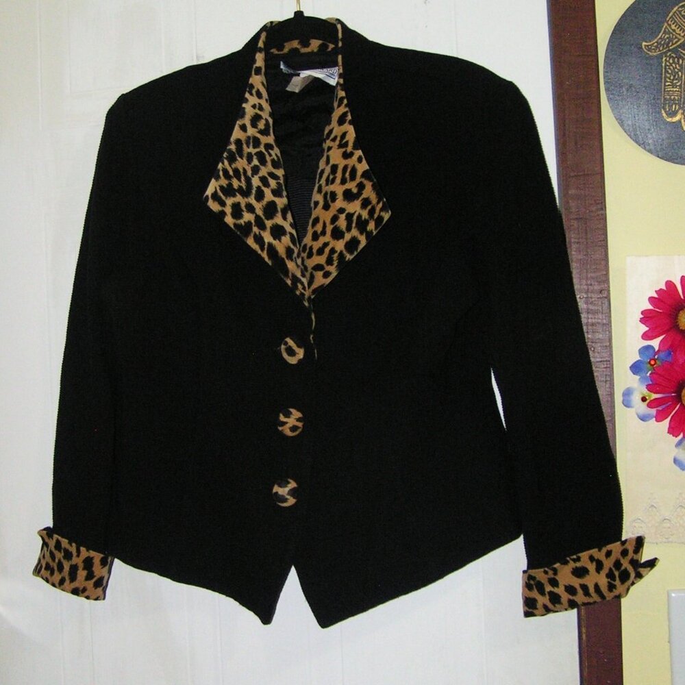 LEOPARD TRIM ON BLACK JACKET 16